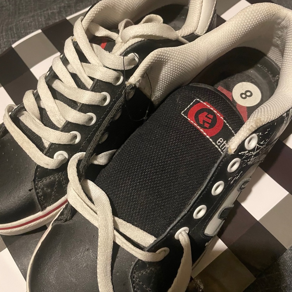 Brand new Etnies skate shoes